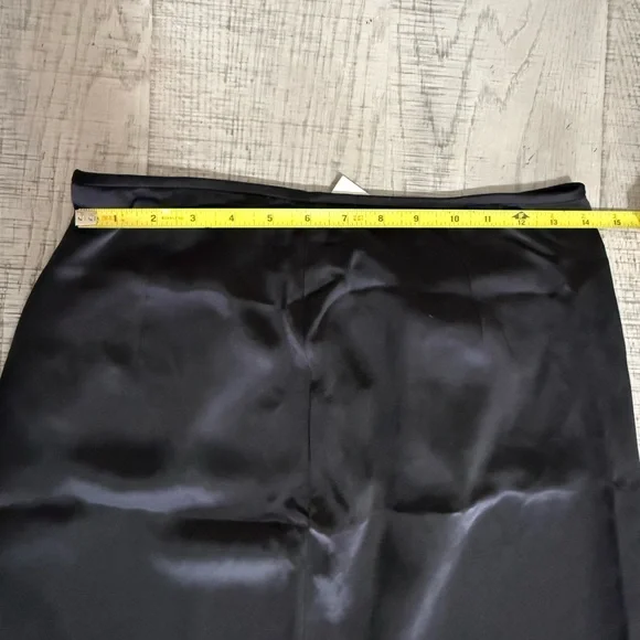 Carmen Marc Valvo Collection Black Satin Maxi Skirt Size Medium - Picture 4 of 8